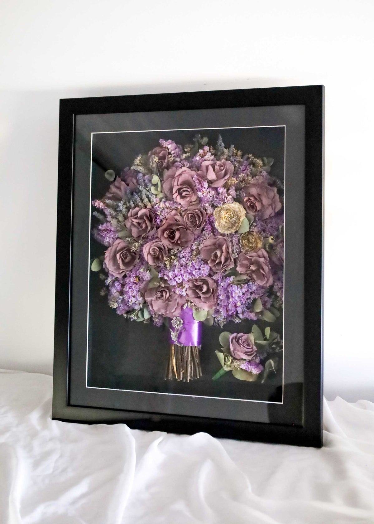 Framed preserved bouquet 40x50 with vibrant flowers in handcrafted protective frame
