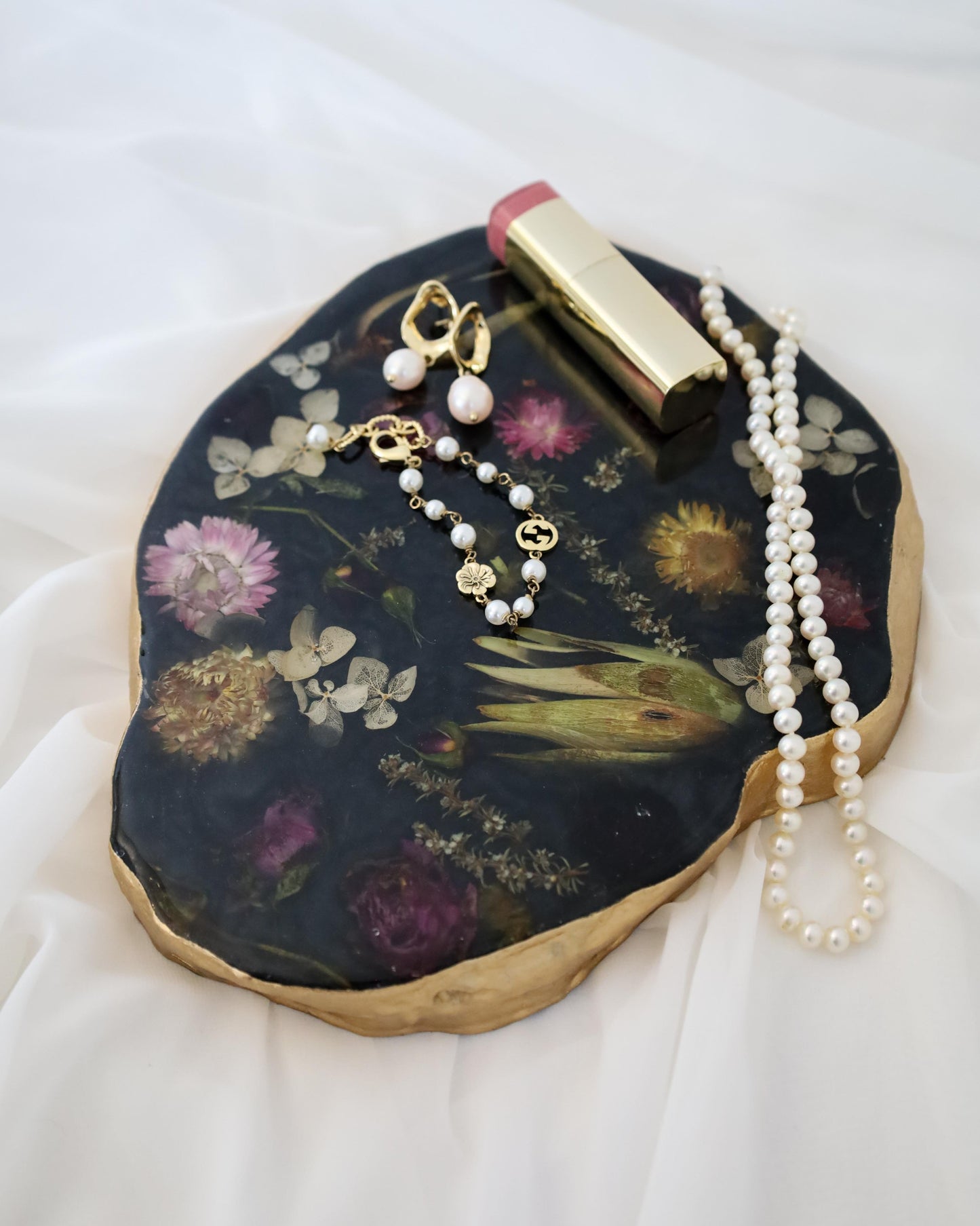 Organic Shaped Resin Display Tray - resin display tray