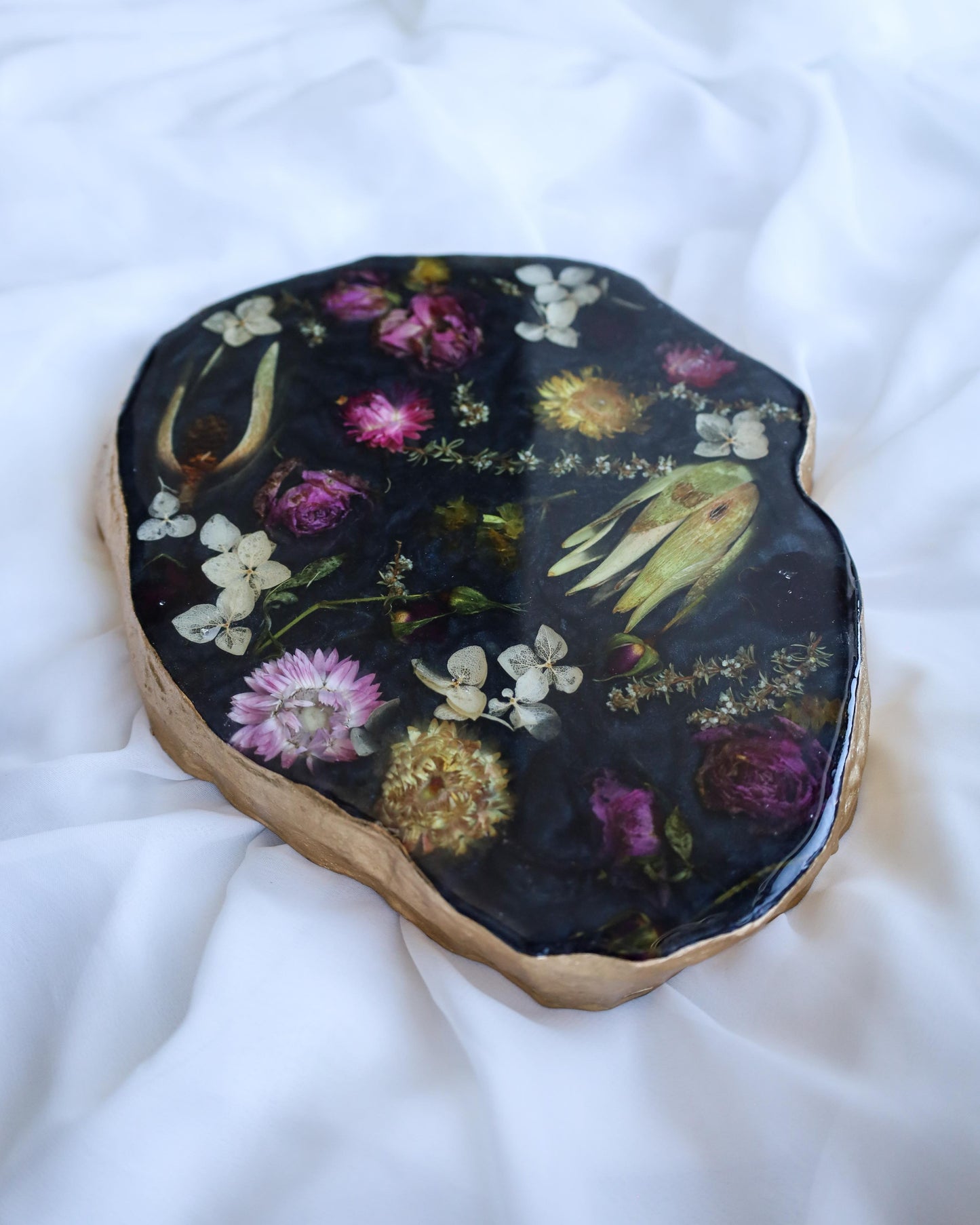Organic Shaped Resin Display Tray - resin display tray