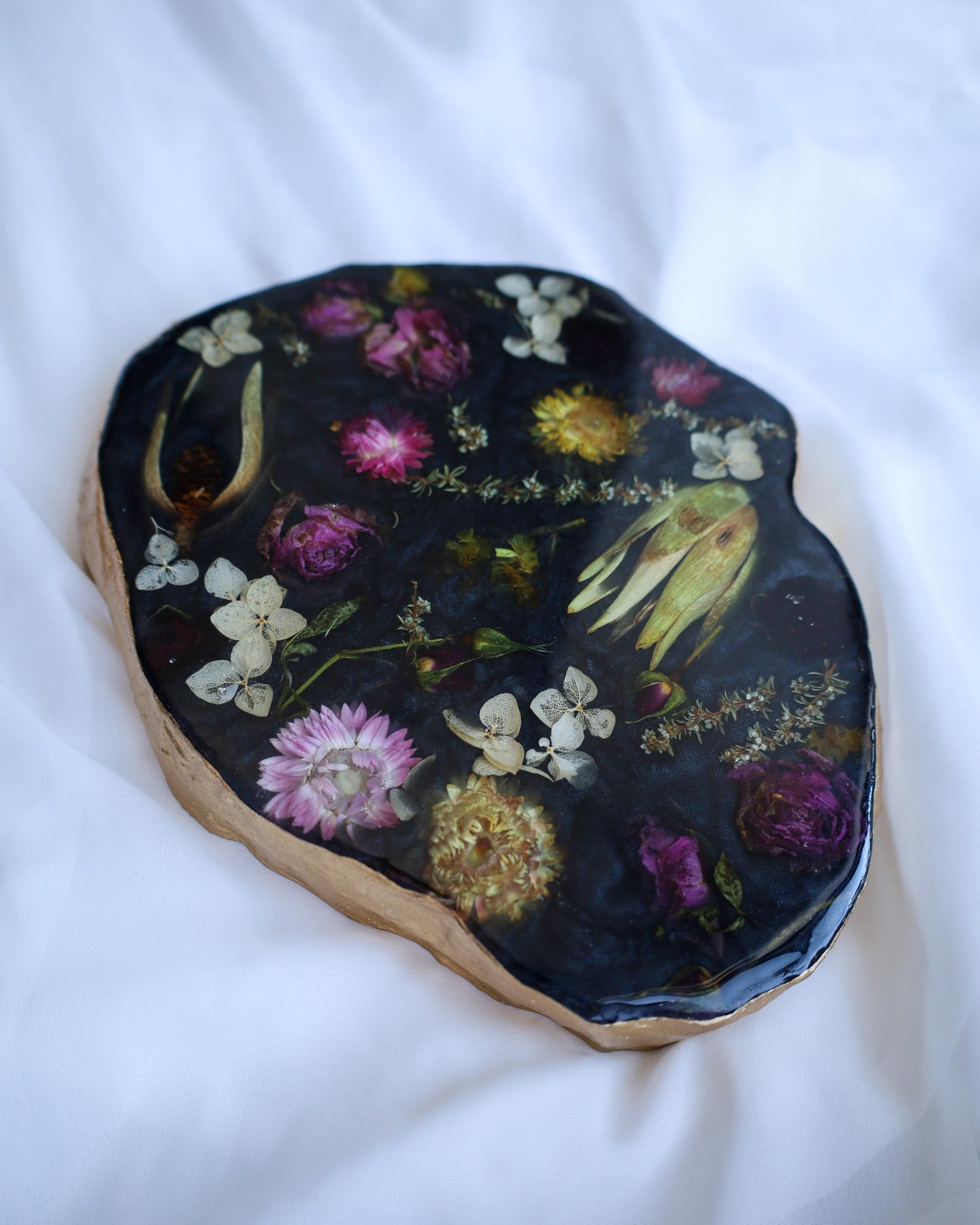 Organic Shaped Resin Display Tray - resin display tray