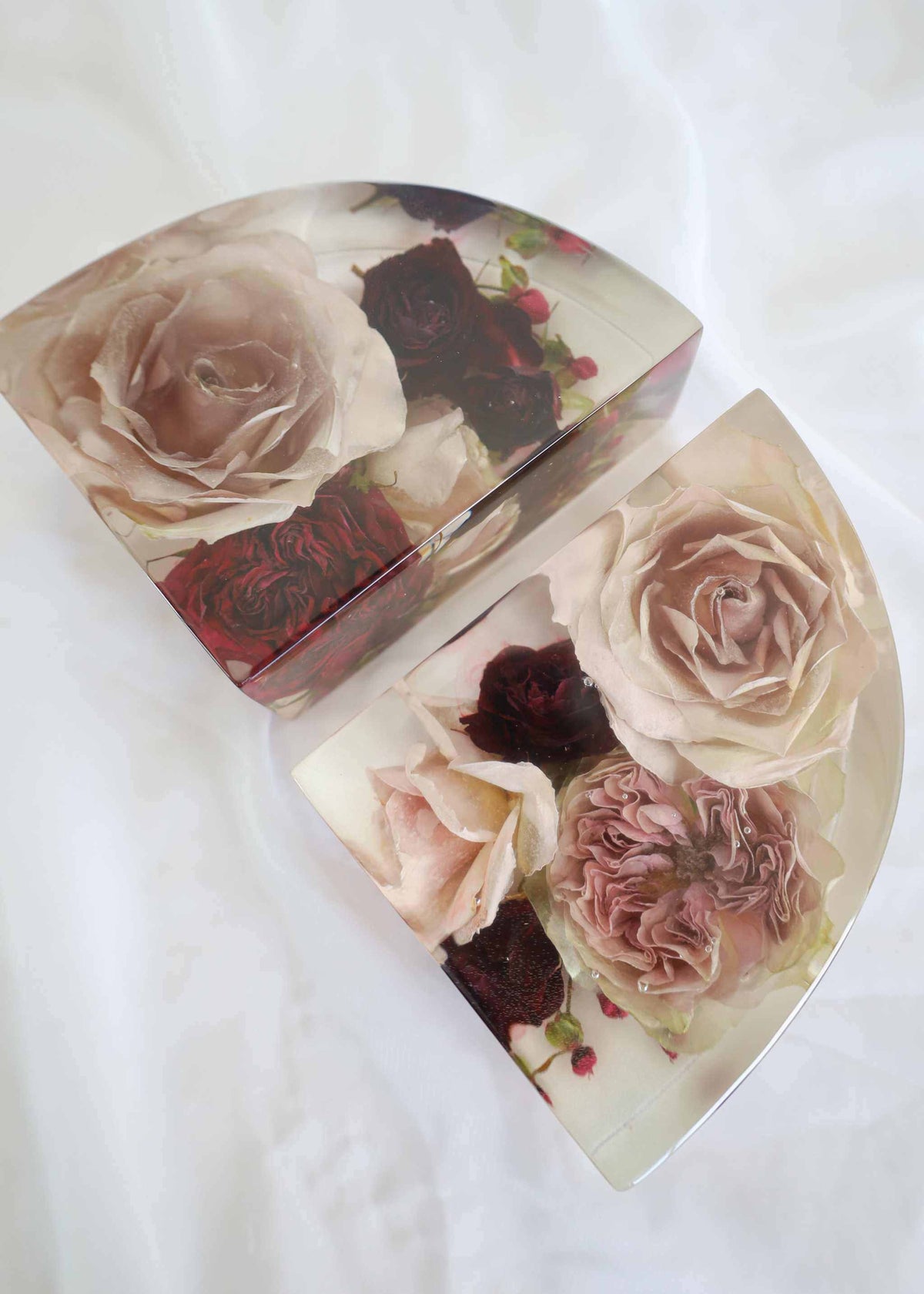 Premium Home Collection resin keepsake trays, clear glossy material preserving cream and burgundy roses and petals